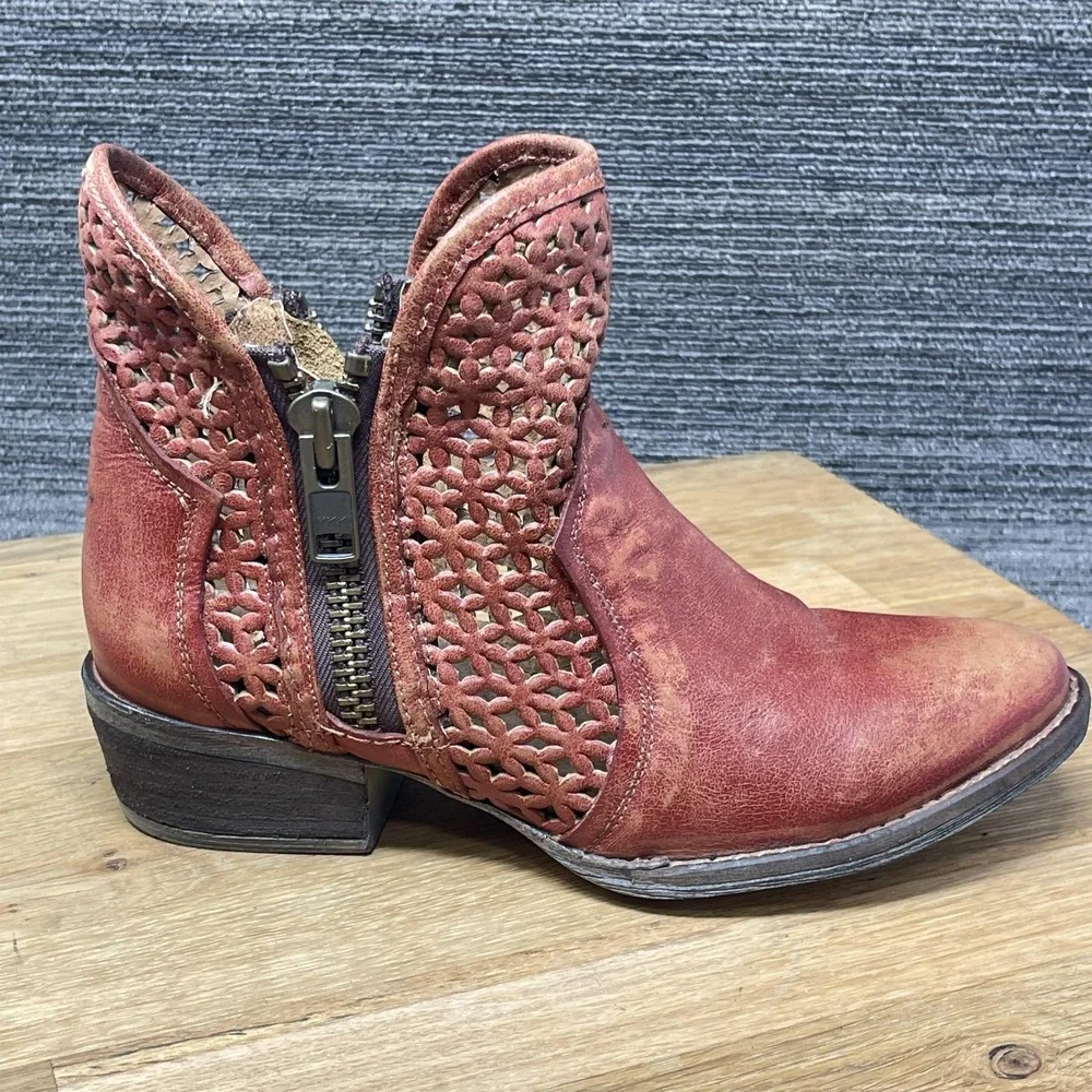 Circle G Corral Western Boots Women 8 Red Leather Laser Cut Ankle‎ Zip Bootie